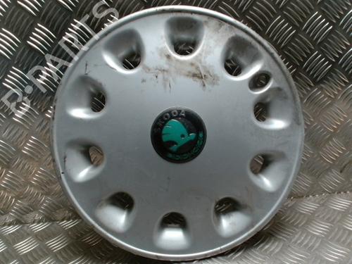 Used Hub cap SKODA FELICIA I Estate (6U5) 1.9 D (64 hp) 30768588