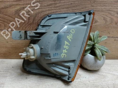 Clignotant avant droit MERCEDES-BENZ 124 Saloon (W124) 250 D (124.125) (94 hp) 31226822