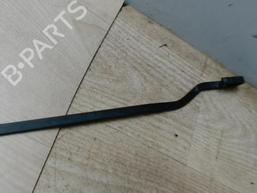 Used Front windshield wiper arm HONDA CIVIC VII Hatchback (EU, EP, EV) 1.7 CTDi (EP4, EU9) (100 hp) 31226374