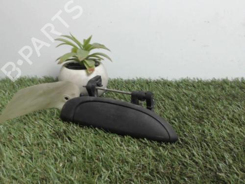 front-right-exterior-door-handle-renault-clio-ii-bb_-cb_-1998-1999-2000-2001-2002-2003-2004-2005-2006-2007-2008-2009-2010-2011-2012-2013-2014-2015-2016-25394473 main image