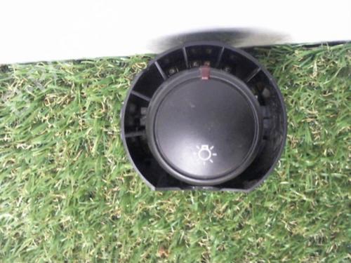 Used Headlight switch SEAT LEON (1P1) 2.0 TDI 16V (140 hp) 25396587