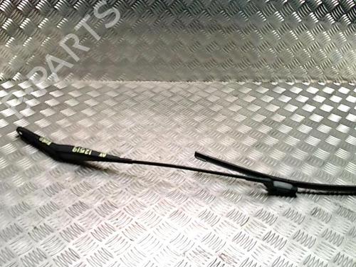 Used Front windshield wiper arm FORD FIESTA VI (CB1, CCN) 1.4 TDCi (68 hp) 31969939