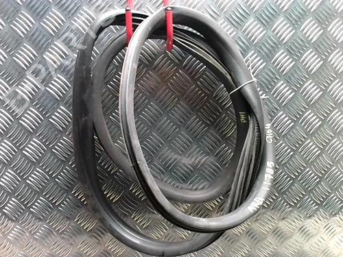 Used Rubber door seal RENAULT CLIO IV (BH_) 1.5 dCi 90 (90 hp) 25429244