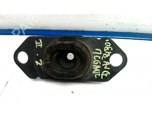 Used Engine mount RENAULT MEGANE II (BM0/1_, CM0/1_) 1.5 dCi (BM1E, CM1E) (106 hp) 25419333