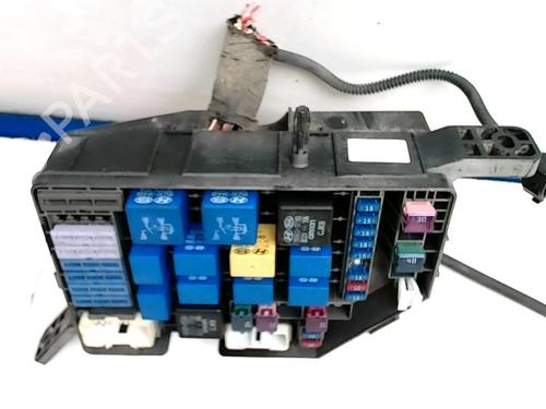 Used Fuse box HYUNDAI TUCSON (JM) 2.0 CRDi (136 hp) 25416628