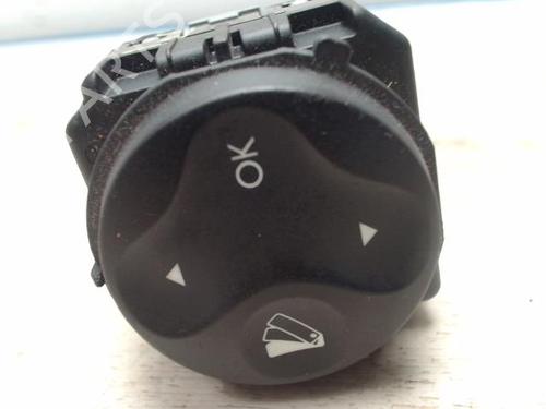 Used Switch RENAULT SCÉNIC III (JZ0/1_) 1.9 dCi (JZ0J, JZ1J, JZ1K, JZ1S) (131 hp) 25420455