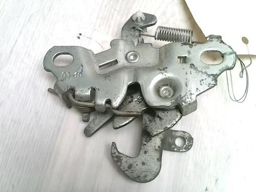 Used Hood lock CITROËN C3 III (SX) 1.2 PureTech 82 (83 hp) 25423013