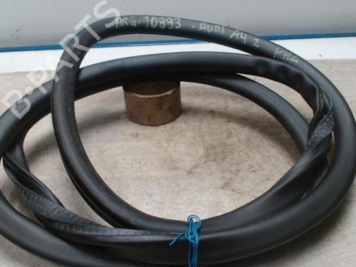 Used Rubber door seal AUDI A4 B5 (8D2) 2.5 TDI quattro (150 hp) 31221925