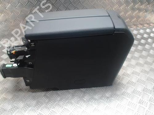 Used Middle console PEUGEOT 308 III (FB_, FH_, FP_, F3_, FM_) PureTech 130 (FPHNSL, FPHNST) (131 hp) 31118074