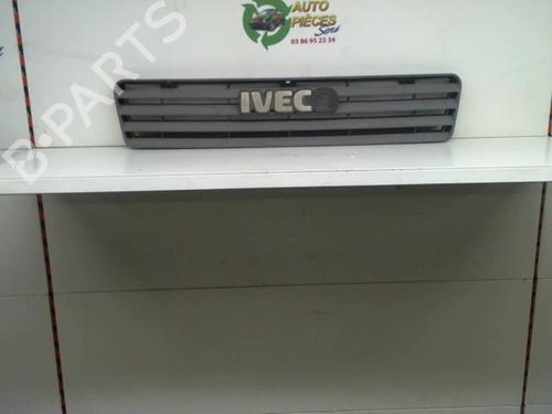 Used Grille IVECO DAILY I Platform/Chassis 30-8 (10011131, 10011132, 10011231, 10011232, 10011237,... (72 hp) 30665902