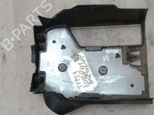 Consola central PEUGEOT 308 II (LB_, LP_, LW_, LH_, L3_) 1.6 HDi / BlueHDi 115 (115 hp) 31228845