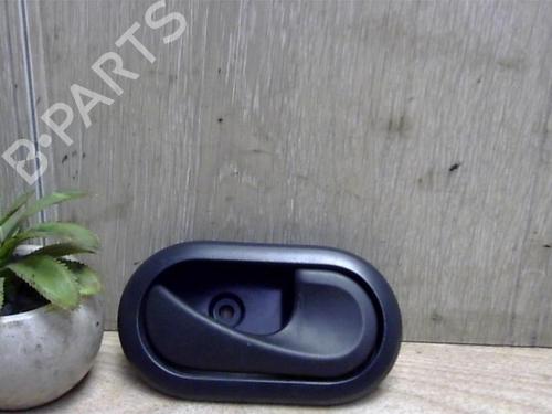 Used Front right interior door handle DACIA SANDERO 1.4 MPI LPG (72 hp) 25409217