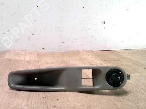 Used Left front window switch RENAULT ZOE (BFM_) ZOE (88 hp) 31239604