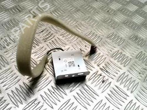 Used Antenna/Base RENAULT CLIO V (B7_) 1.5 Blue dCi 85 (B7AG) (86 hp) 30459282