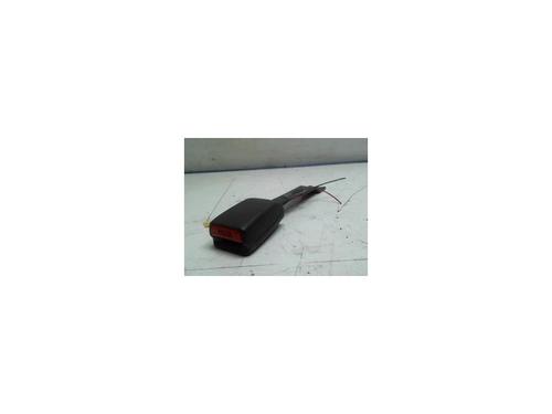Used Seat buckle TOYOTA YARIS (_P9_) 1.4 D-4D (NLP90_, NLP90R) (90 hp) 25417682