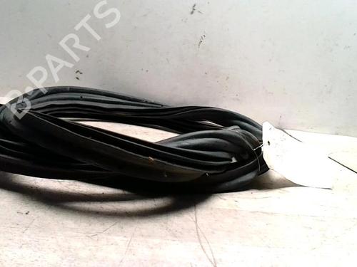 Used Rubber door seal SKODA OCTAVIA II Combi (1Z5) 1.6 TDI (105 hp) 31232852