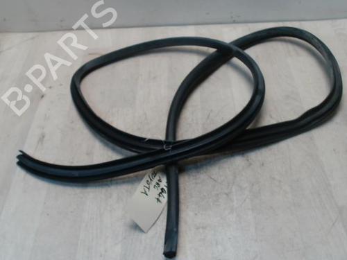 Used Rubber door seal Rubber door seal TOYOTA YARIS (_P13_) 1.4 D (NLP130_, NLP130) (90 hp) 27671594 27671594