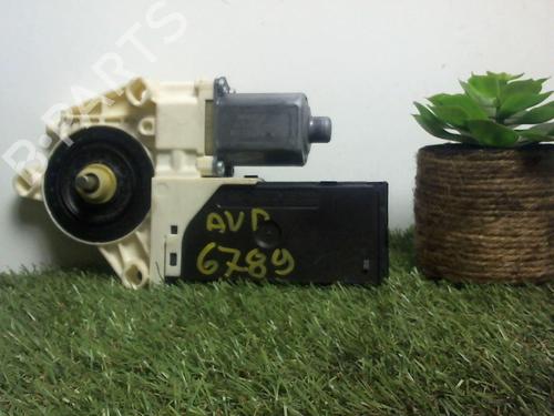 Used Right front window motor RENAULT LAGUNA III (BT0/1) 1.5 dCi (BT00, BT0A, BT0T, BT1J) (110 hp) 25395397