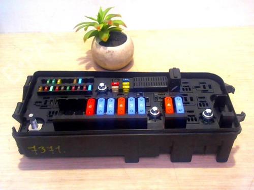 Fuse box OPEL SIGNUM Hatchback (Z03) 1.9 CDTI (F48) | BP25391048E1 