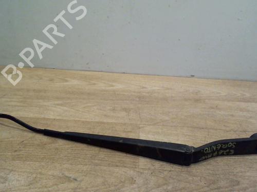 Used Front windshield wiper arm KIA SORENTO I (JC) 3.5 V6 4WD (194 hp) 25385917