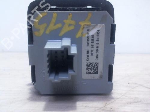 Used Switch RENAULT SCÉNIC III (JZ0/1_) 1.6 dCi (JZ00, JZ12) (130 hp) 25415047