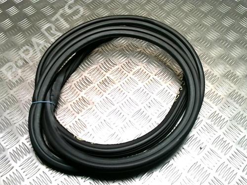 Used Rubber door seal AUDI A4 B8 Avant (8K5) 2.0 TDI (143 hp) 31222020