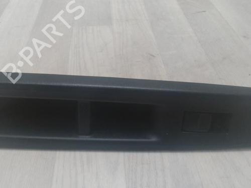 Used Right front window switch TOYOTA YARIS (_P13_) 1.4 D (NLP130_, NLP130) (90 hp) 27862544