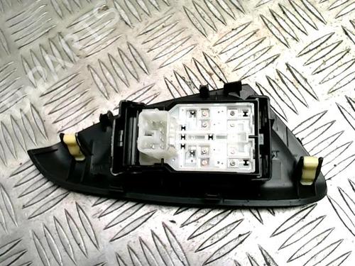 Right front window switch CITROËN C1 II (PA_, PS_) 1.0 VTi 72 | BP31696671I26