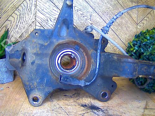 Used Left front steering knuckle RENAULT SCÉNIC III (JZ0/1_) 1.4 16V (JZ0F, JZ1V) (131 hp) 25384018