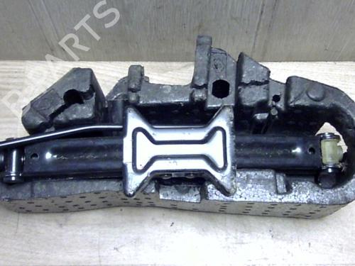 Used Jack Kit RENAULT MEGANE II (BM0/1_, CM0/1_) 1.5 dCi (BM0F, BM0T, BM2B, CM0F, CM0T) (82 hp) 29470325