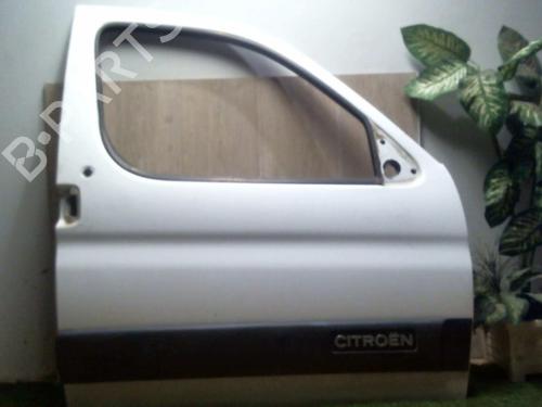 Used Right front door Right front door 31222816 31222816