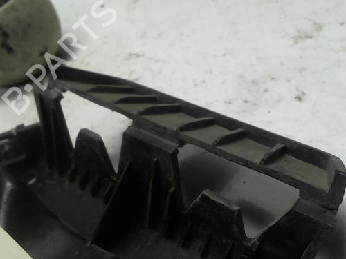 Kofangerbeslag bag BMW 3 (E90) 318 d (136 hp) 31222490