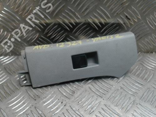 Høyre Foran elrute bryter TOYOTA YARIS (_P9_) 1.4 D-4D (NLP90_, NLP90R) (90 hp) 31257384