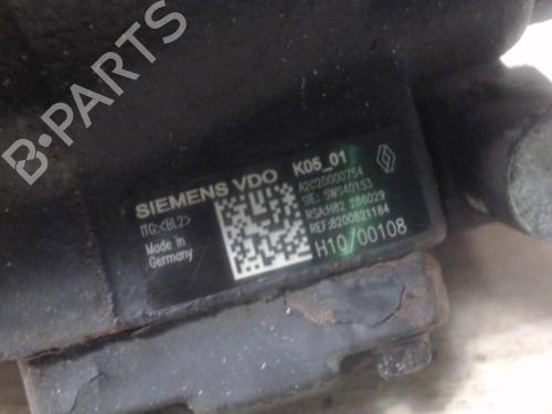 Used Injection pump RENAULT GRAND SCÉNIC II (JM0/1_) 1.5 dCi (JM1E) (106 hp) 25415794
