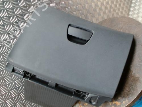 Used Glove box PEUGEOT 208 I (CA_, CC_) 1.6 HDi (92 hp) 31668699