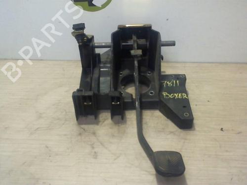 Used Break pedal PEUGEOT BOXER Van (244) 2.8 HDi (128 hp) 25389040