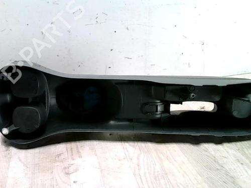 Middenconsole TOYOTA YARIS (_P1_) 1.3 (NCP10, SCP12_) (86 hp) 31238754