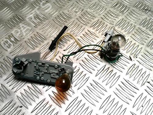 Nummerpladelys TOYOTA YARIS (_P9_) 1.4 D-4D (NLP90_, NLP90R) (90 hp) 32660164