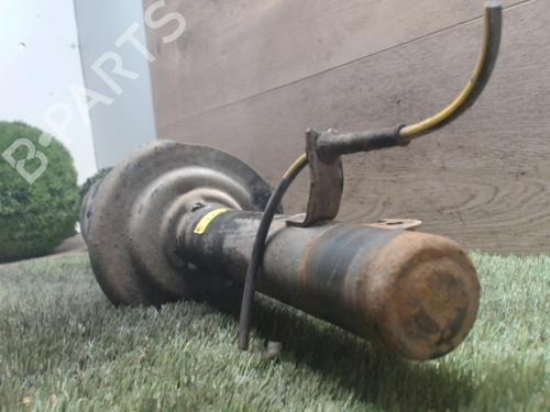 Høyre foran støtdemper TOYOTA AYGO (_B1_) 1.4 D-4D (WNB10_, WNB10R) (54 hp) 31233084