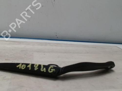 Used Front windshield wiper arm RENAULT CAPTUR I (J5_, H5_) 1.2 TCe 120 (120 hp) 28535758