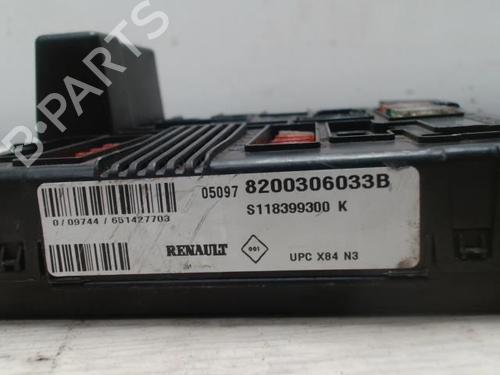 Used Fuse box RENAULT MEGANE II (BM0/1_, CM0/1_) 1.5 dCi (BM0F, BM0T, BM2B, CM0F, CM0T) (82 hp) 31230971