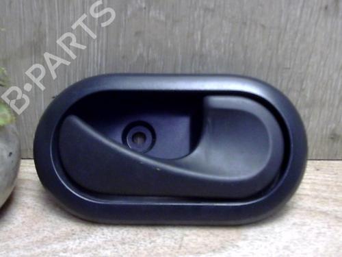 Used Front right interior door handle DACIA SANDERO 1.4 MPI LPG (72 hp) 25409217