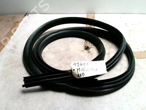 Used Rubber door seal RENAULT MODUS / GRAND MODUS (F/JP0_) 1.4 (JP01, JP0J) (98 hp) 31238202