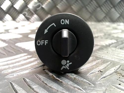 Used Switch RENAULT MEGANE III Coupe (DZ0/1_) 1.5 dCi (DZ0A) (86 hp) 30666640