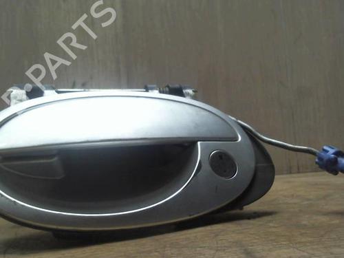 Used Front left exterior door handle OPEL CORSA C (X01) 1.3 CDTI (F08, F68) (70 hp) 31227659