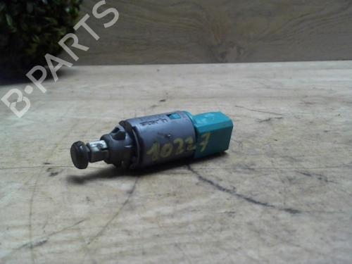 switch-renault-megane-iii-hatchback-bz01_-b3_-2008-29220274 main image