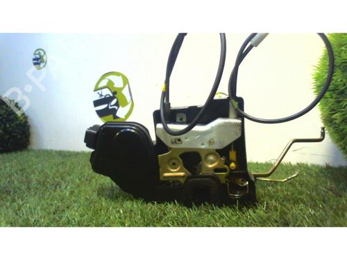 Front right lock HYUNDAI TRAJET (FO) 2.0 CRDi | BP25397574C97 