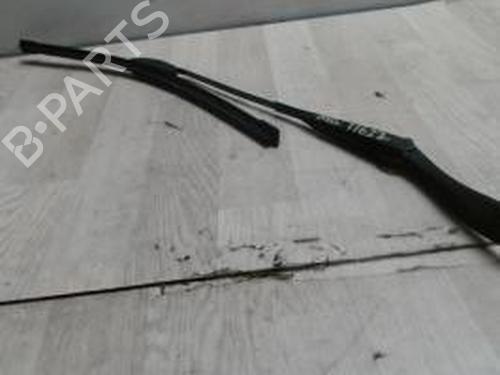 Used Front windshield wiper arm DACIA SANDERO 1.5 dCi (88 hp) 25426376