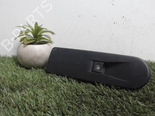 Used Right front window switch RENAULT CLIO IV (BH_) 1.5 dCi 75 (75 hp) 25393670
