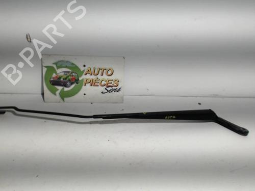 Used Front windshield wiper arm PEUGEOT 206 Hatchback (2A/C) 2.0 HDI 90 (90 hp) 25398316